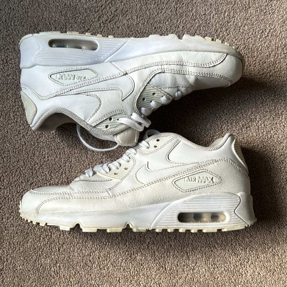 Kids White Nike Air Max 90’s 6.5Y